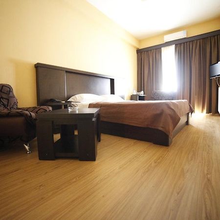 Avenue Hotel 第比利斯 客房 照片