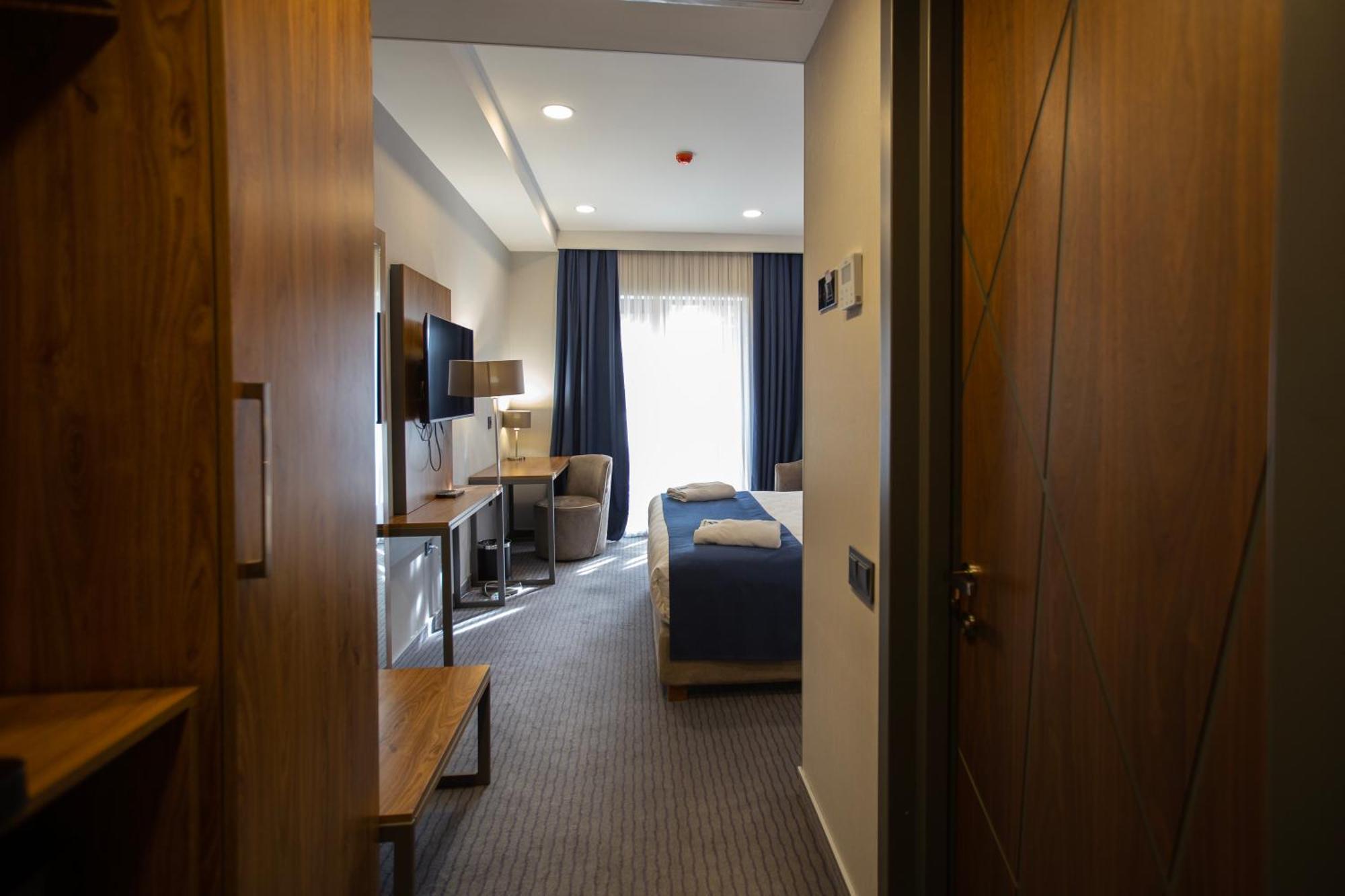 Avenue Hotel 第比利斯 外观 照片