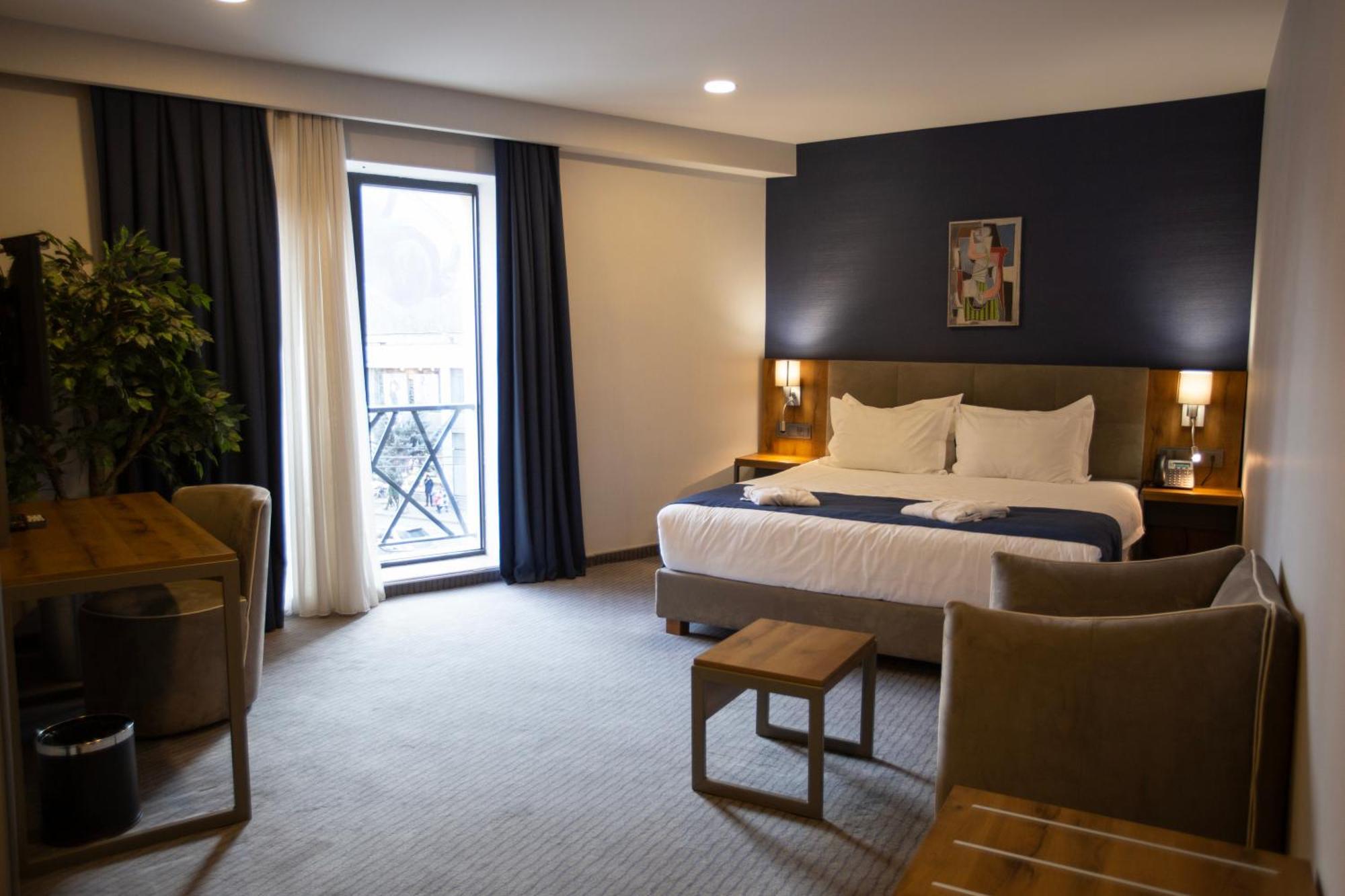 Avenue Hotel 第比利斯 外观 照片