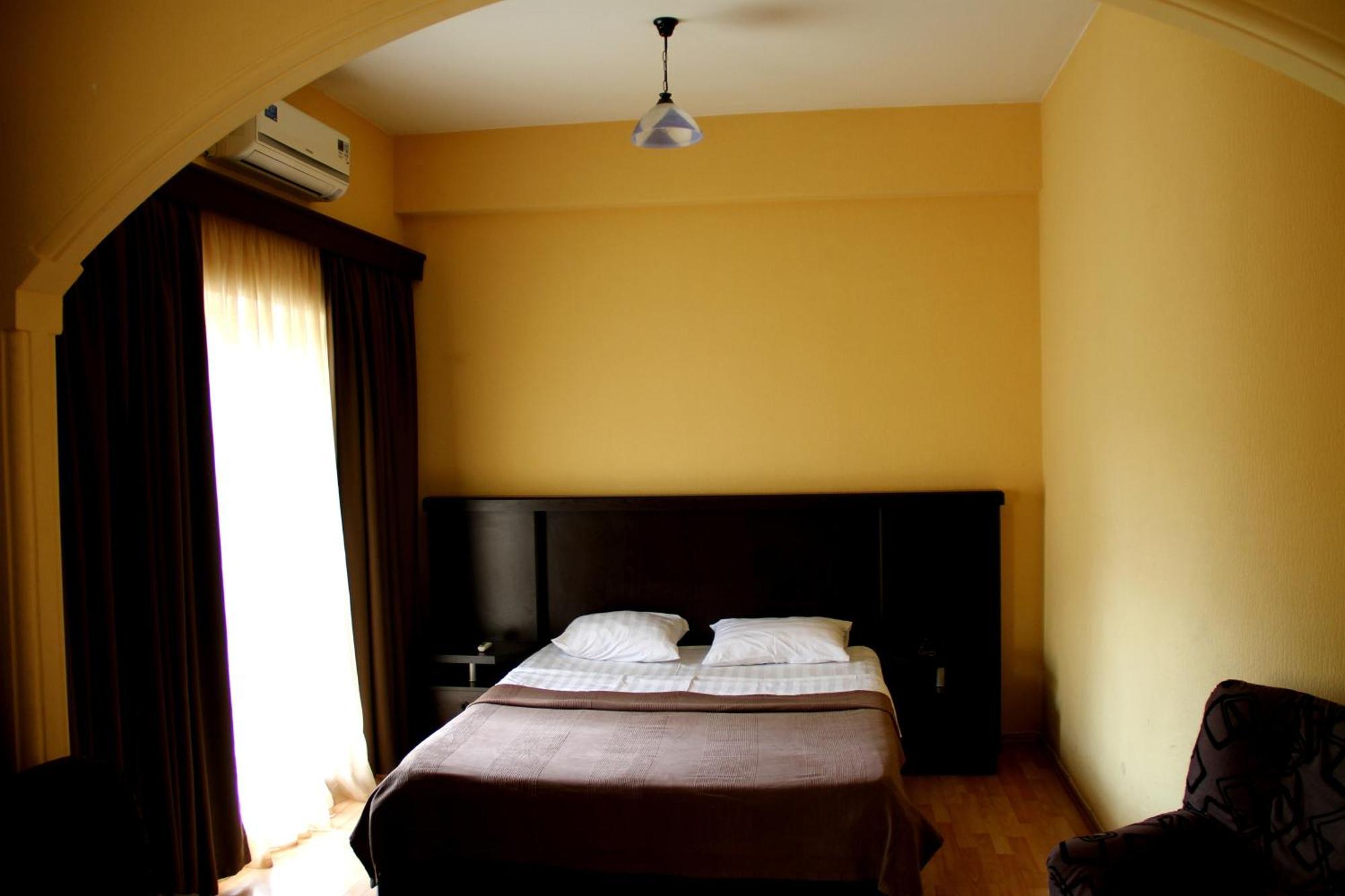 Avenue Hotel 第比利斯 外观 照片
