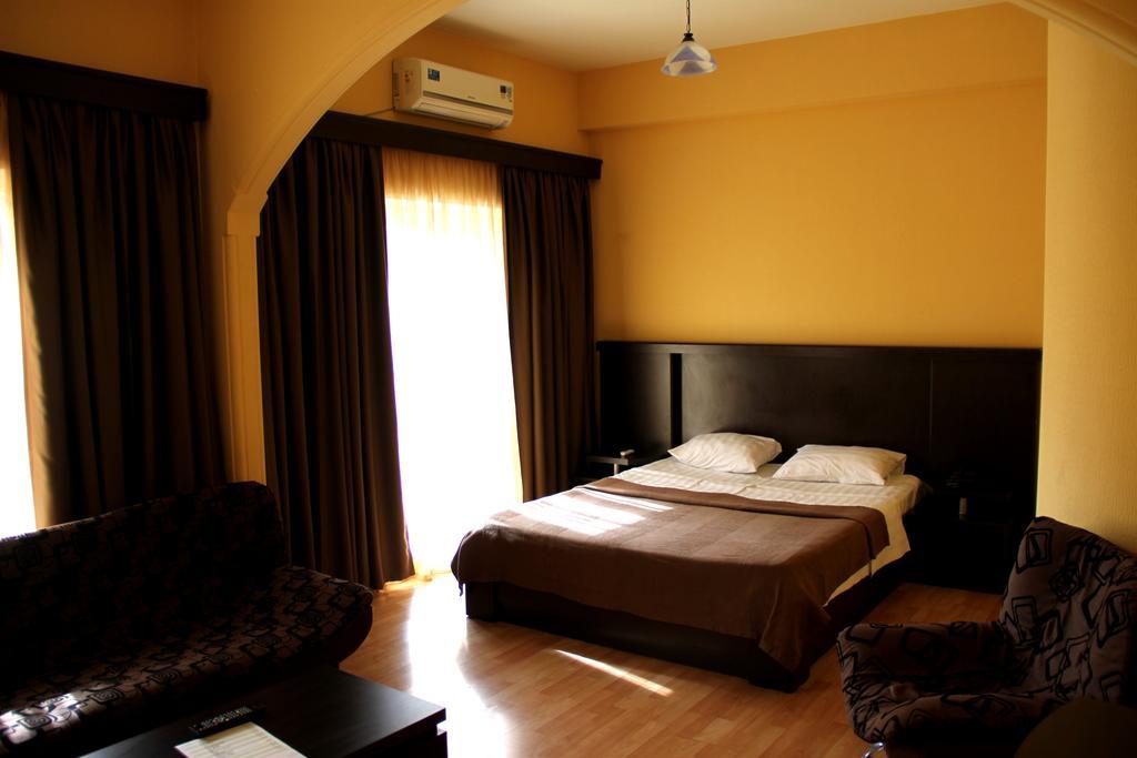 Avenue Hotel 第比利斯 客房 照片