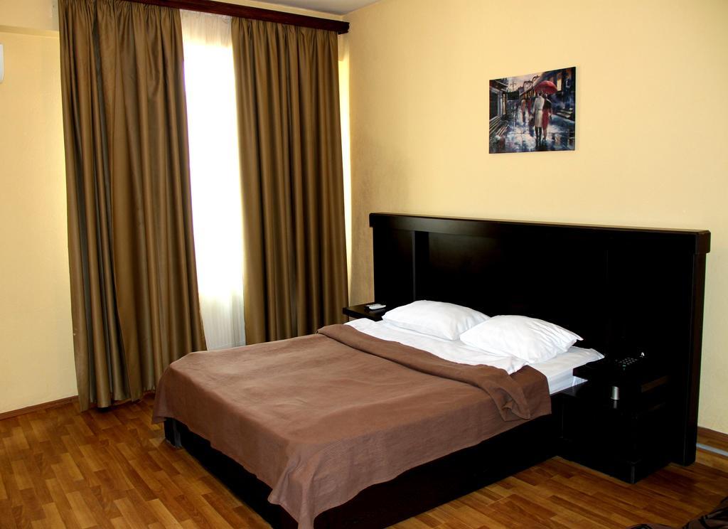 Avenue Hotel 第比利斯 客房 照片