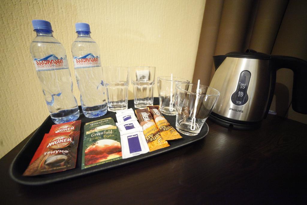 Avenue Hotel 第比利斯 外观 照片