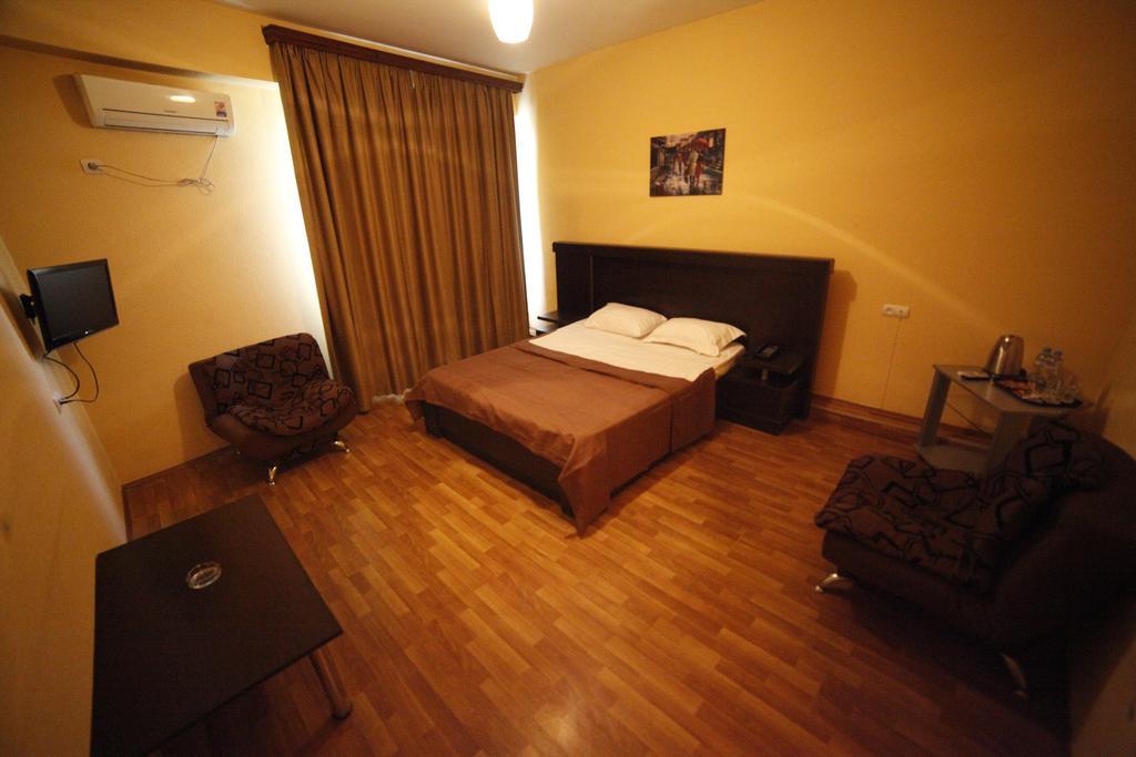 Avenue Hotel 第比利斯 客房 照片