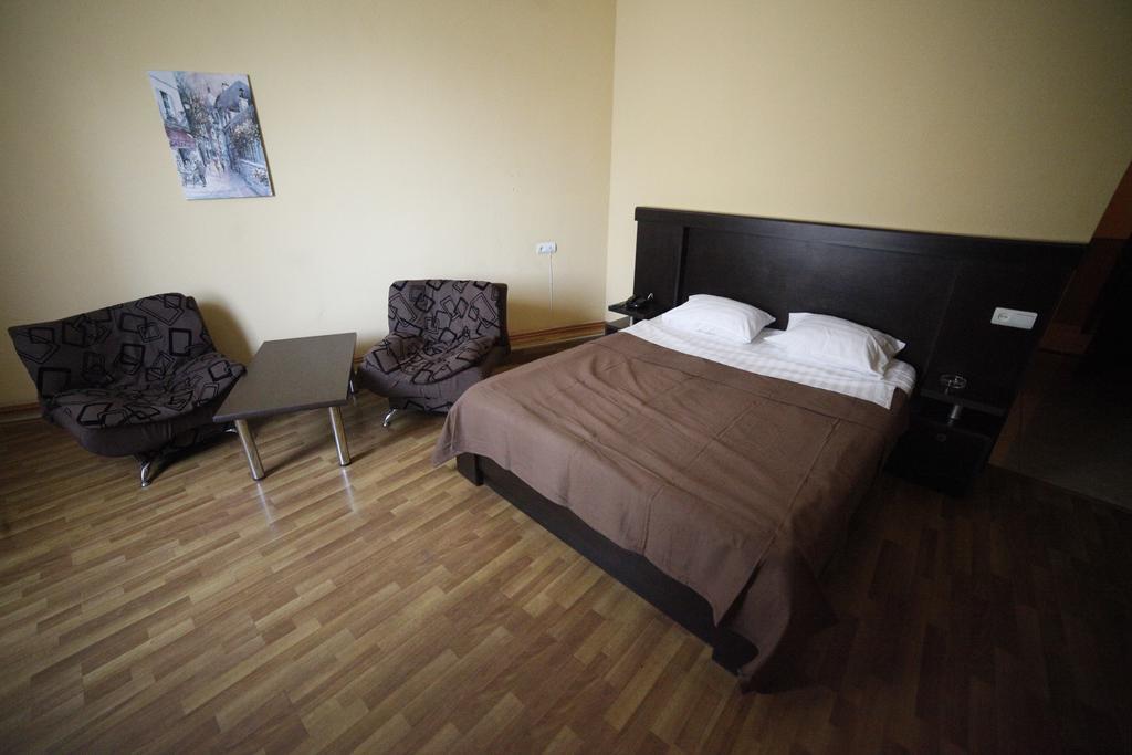Avenue Hotel 第比利斯 客房 照片