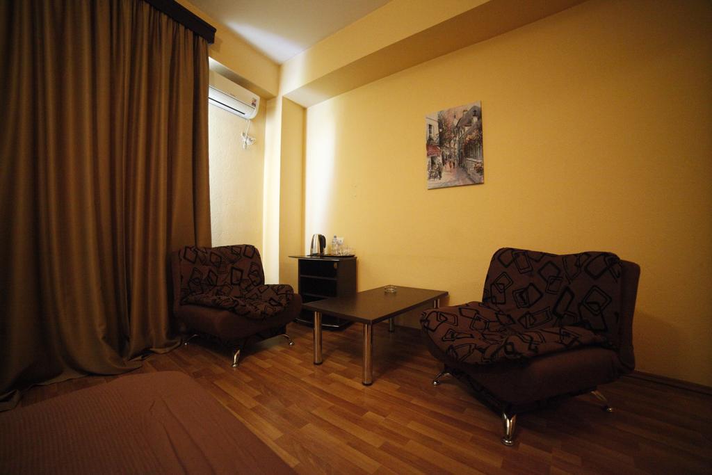 Avenue Hotel 第比利斯 客房 照片