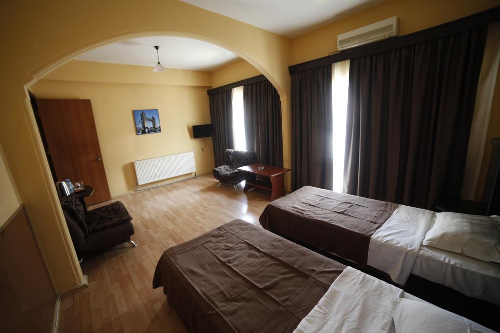 Avenue Hotel 第比利斯 客房 照片