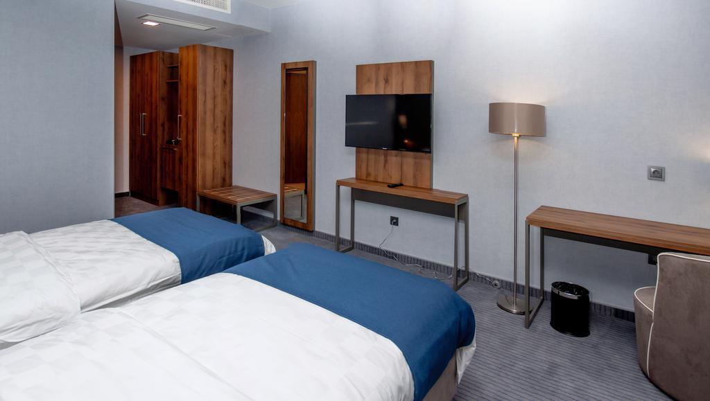 Avenue Hotel 第比利斯 外观 照片